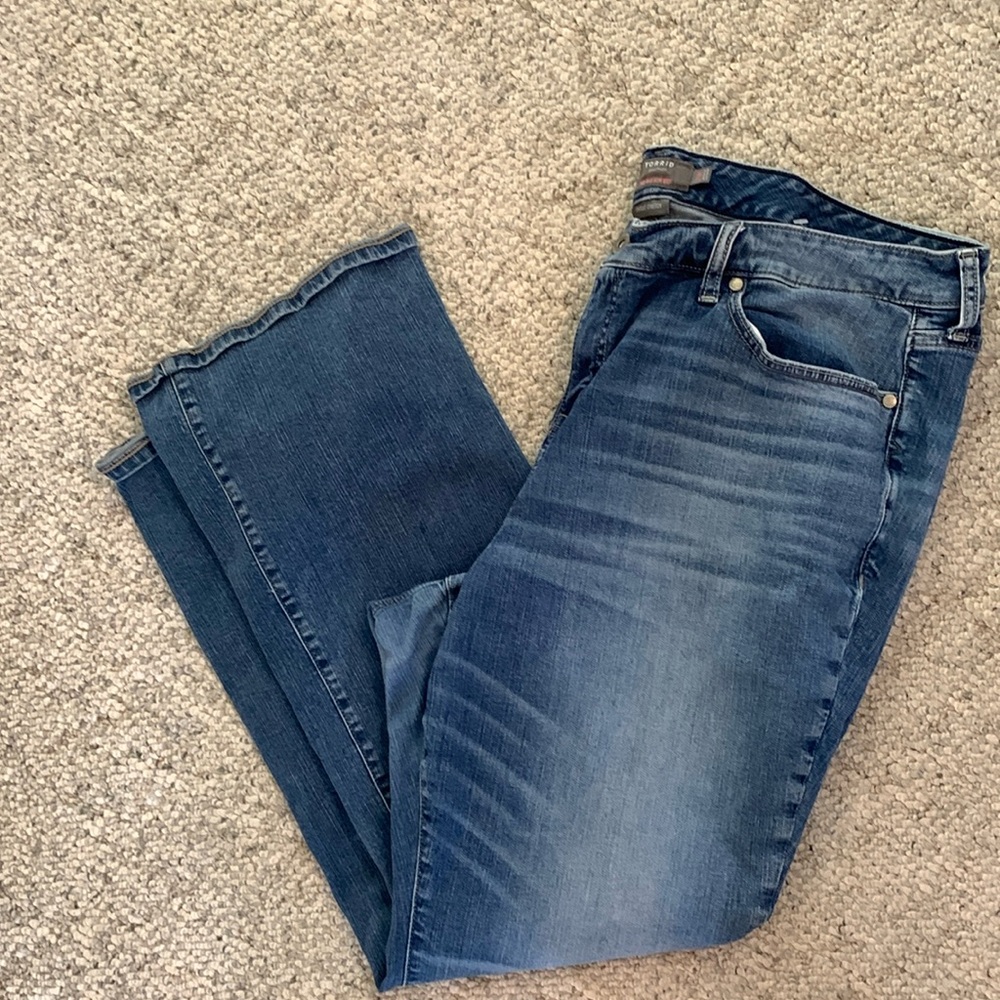 Torrid medium wash mid-rise slim bootcut vintage stretch jeans Size 22